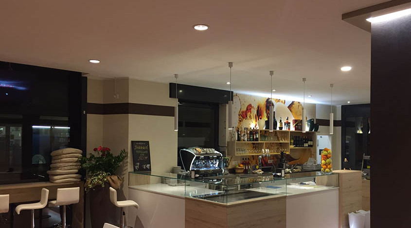 01-3 Retail Contract Bar - Marco Rettore